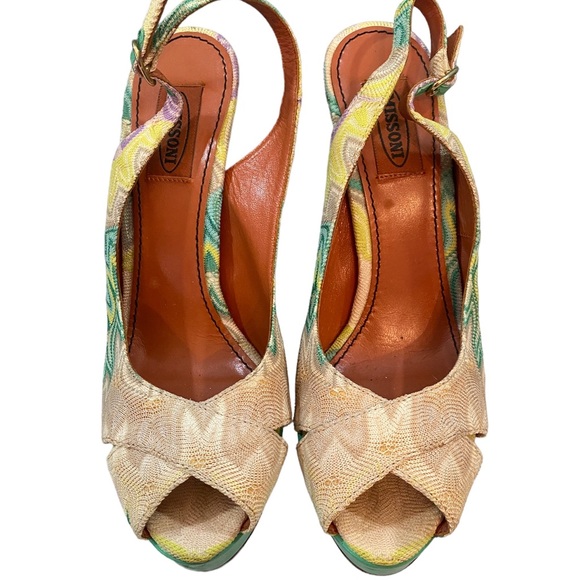 Missoni green zigzag platform heels, 1 inch platform, 5 inch heels size 38 1/2- - Picture 1 of 4
